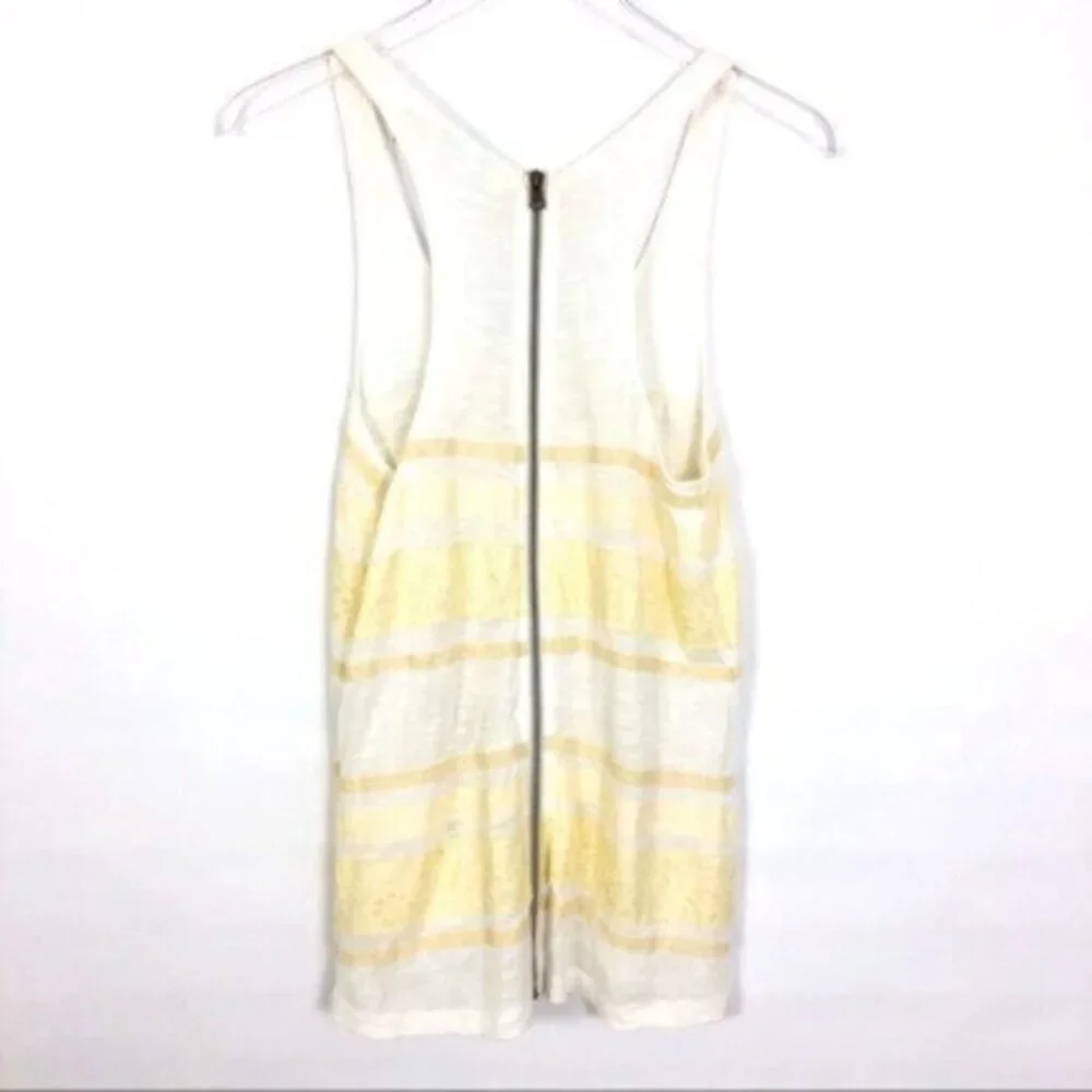 Kimchi Blue | Urban Outfitters White & Lace tank Size Small